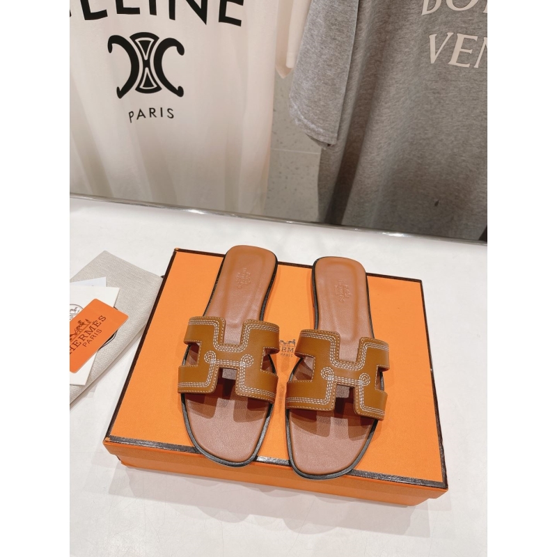 H**mes slippers
